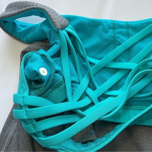 Lululemon Wild Tank Heathered Slate Blue Tropics fabric sweat-wicking size:6 - Picture 15 of 16